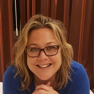 Meet your Posher, Angela